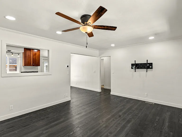510 Keene Dr — Photo 9