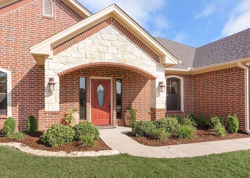 1st image of 702 Meadow Ln