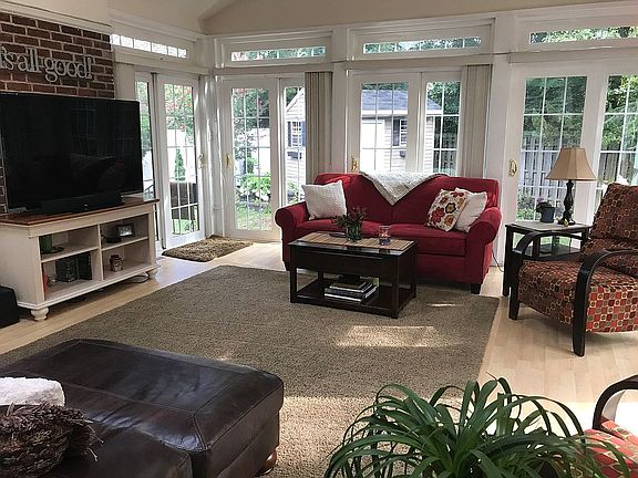Sunroom/4 Season