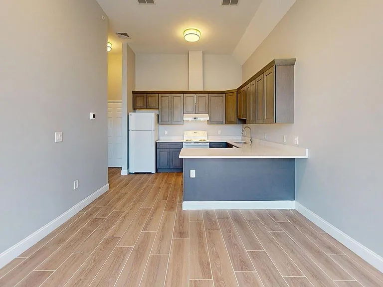 Hill Estates — Photo 14