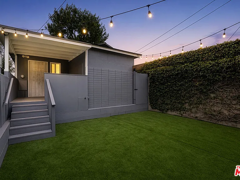 806 Navy St — Photo 22