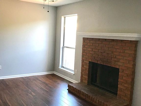 4th image of 1703 14th Ave S Unit C