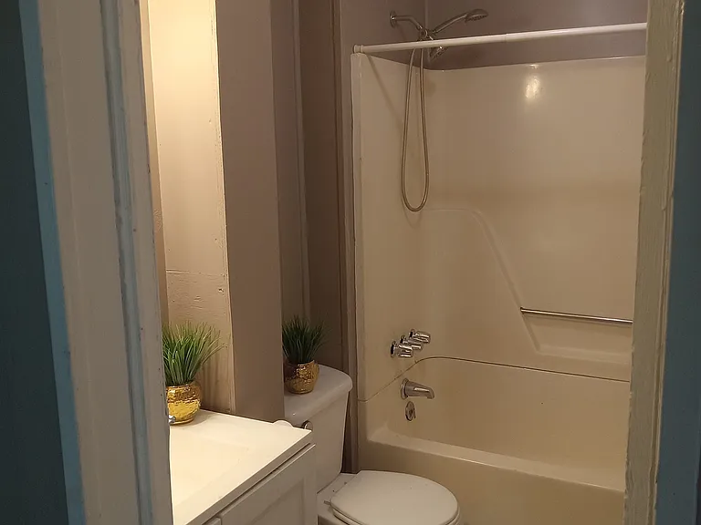 1441 Park Ave — Photo 13
