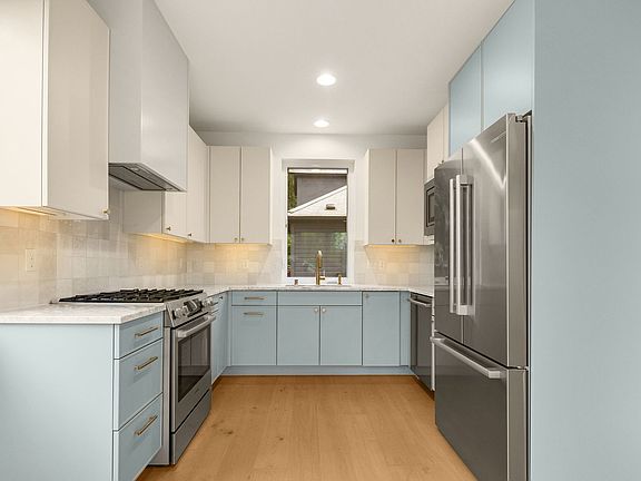 5th image of 312 27th Ave E #A
