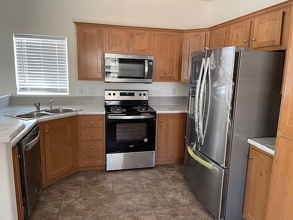 4th image of 200 E Ivanhoe St #24
