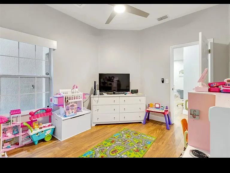 2707 Scarborough Dr — Photo 24