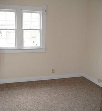 4th image of 830 N Jackson St
