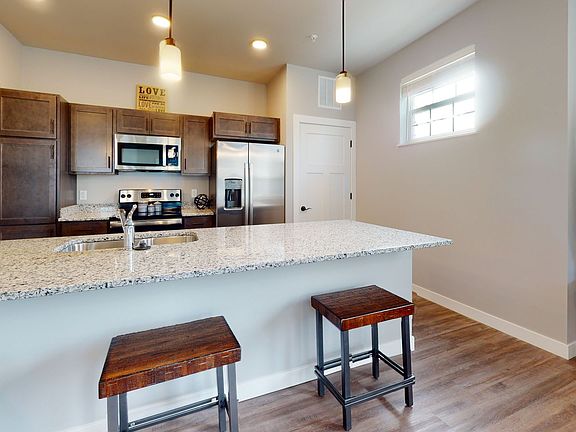 3rd image of 605 Plaza St #I