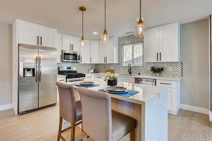 5 bed, 1648 sqft, $5,600 — Photo 3