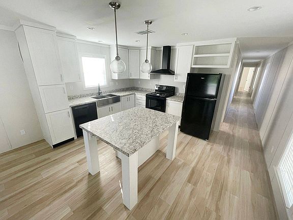 2nd image of 2701 Leary Ln Trailer 66