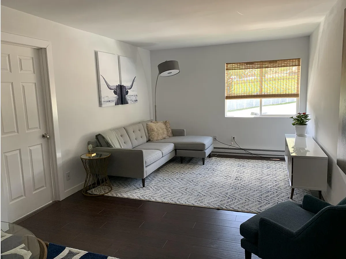 Living room - 871 W Beaver Creek Blvd #C23