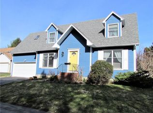 5 Wisteria Ln, Rochester, NY 14617