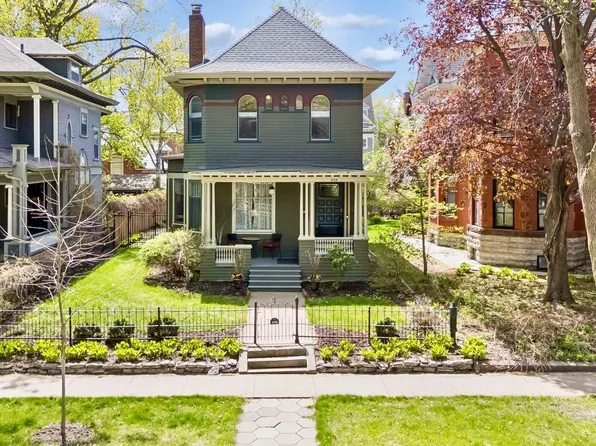 458 Holly Ave, Saint Paul, MN 55102