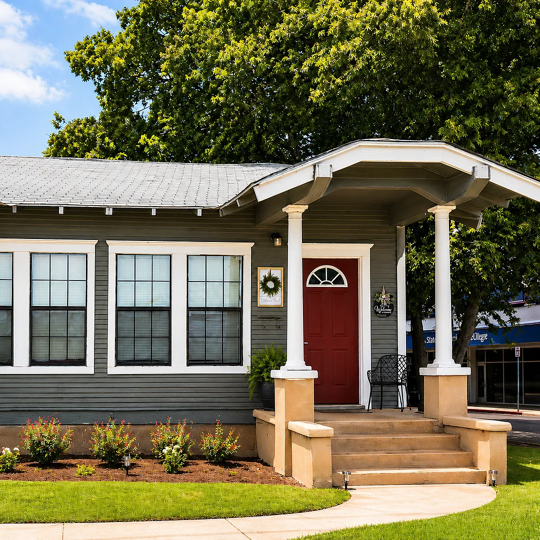 Main Street Cottages — Photo 1
