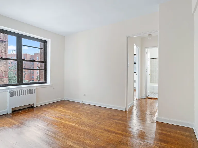 2705 Kings Hwy #6M — Photo 6