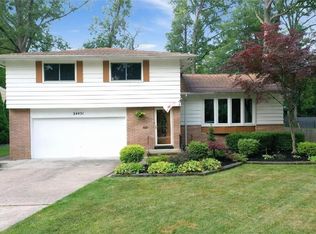 24431 Electric Dr, Bay Village, OH 44140