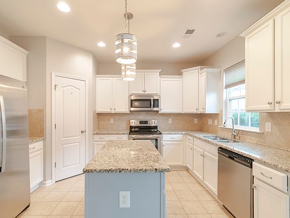 5th image of 8224 Kelburn Ln