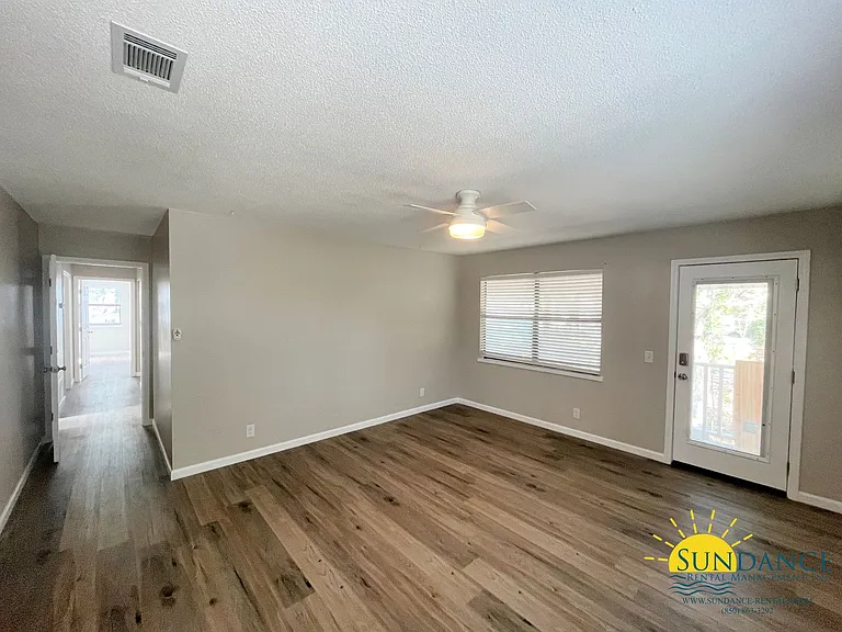 45 Warwick Dr — Photo 8