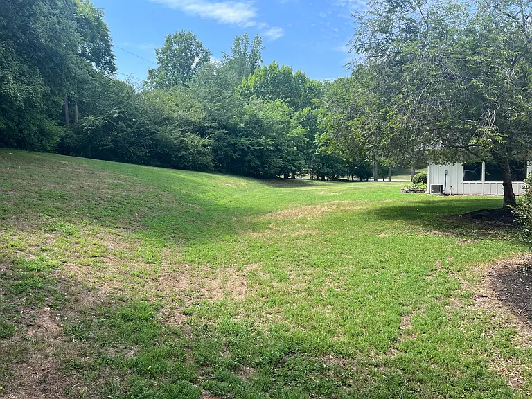 1793 Tyne Blvd — Photo 33