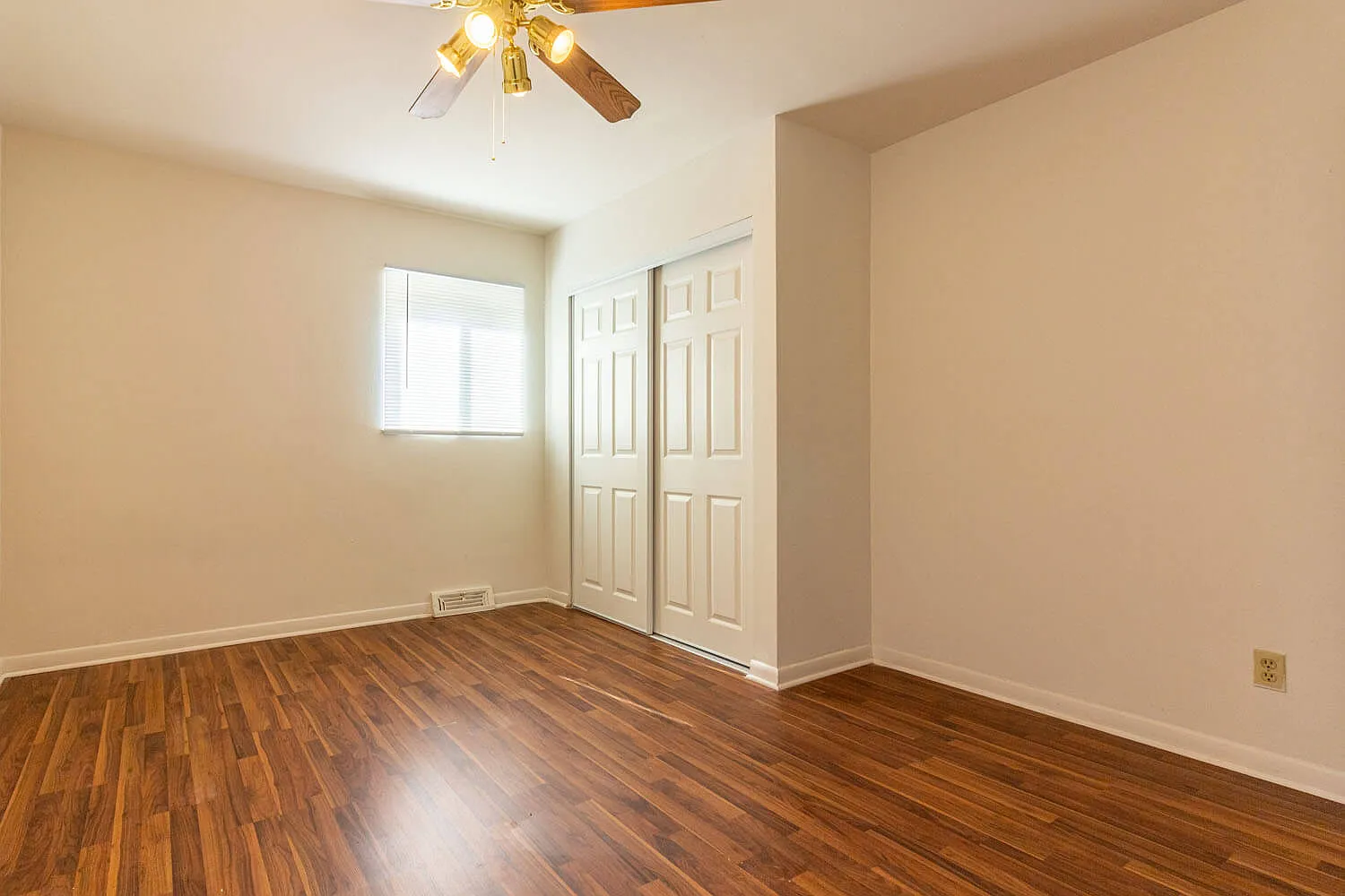 Hunter Hills Apartments — Photo 4