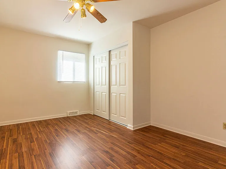 Hunter Hills Apartments — Photo 4