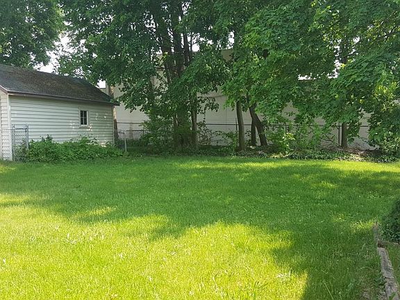 3rd image of 410 Hunter St