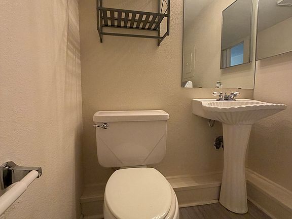 Downstairs 1/2 Bath