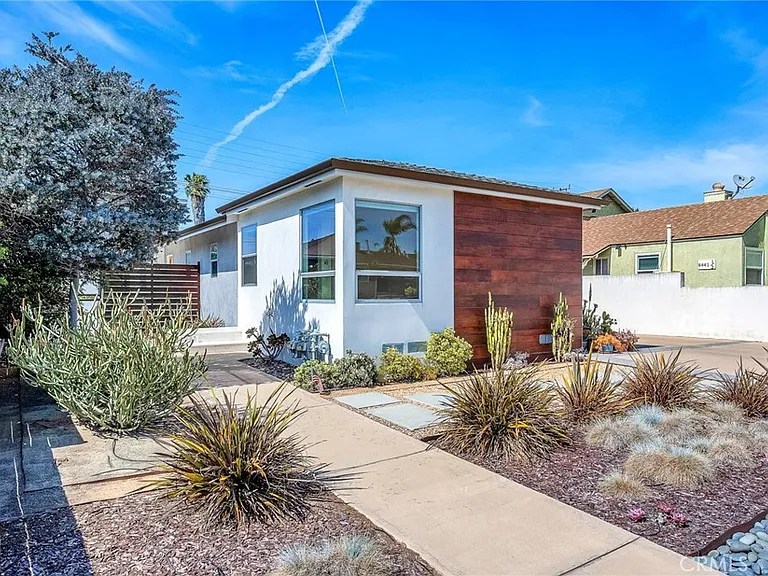 8447 Kittyhawk Ave — Photo 18