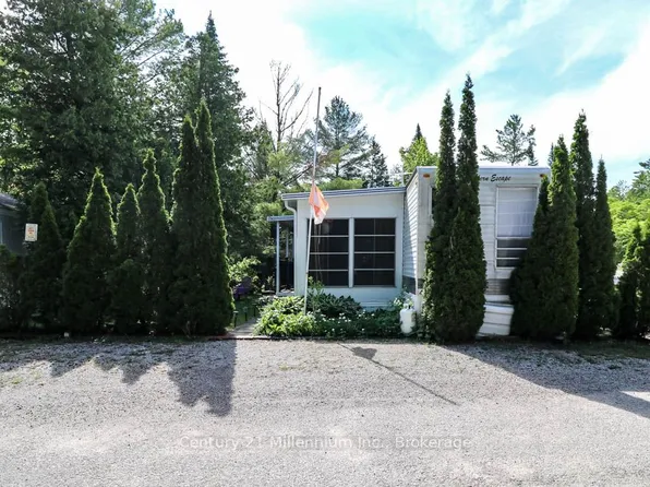 85 Theme Park Dr #45, Wasaga Beach, ON L9Z 1X7