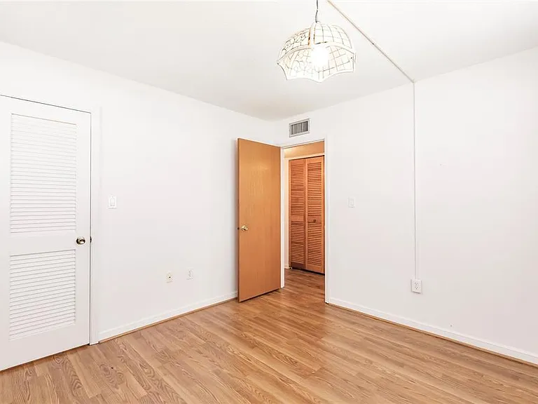 4158 Tamiami Trl #S6 — Photo 20