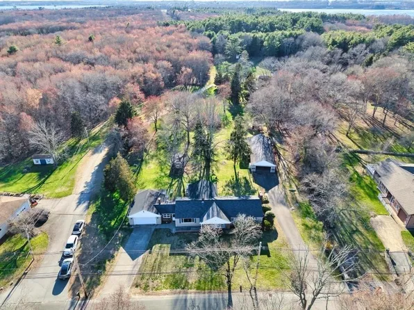 222 Blossom Rd, Westport, MA 02790