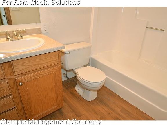 5th image of 2215 S 74th St APT 17