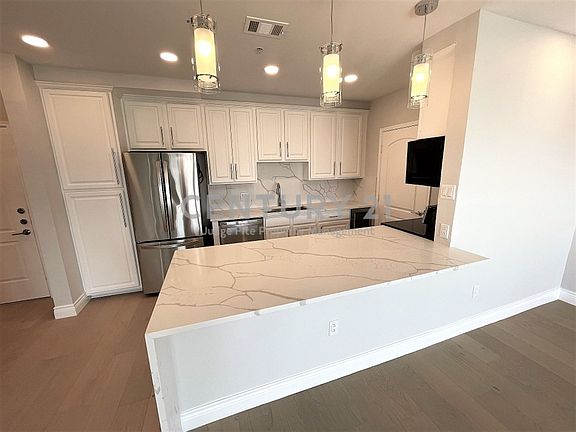 4th image of 3225 Turtle Creek Blvd APT 1004