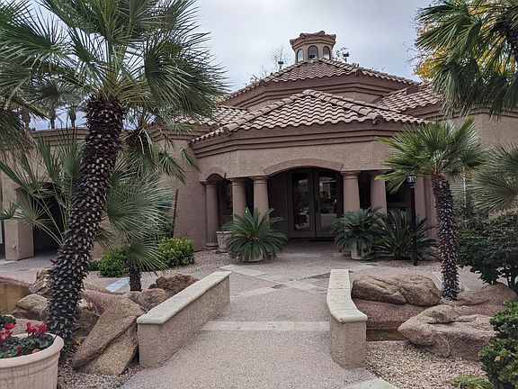 Entrance to clubhouse