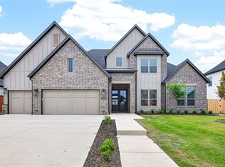 8900 Comet Dr, Bentonville, AR 72713