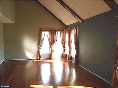 5th image of 481 Stella Dr