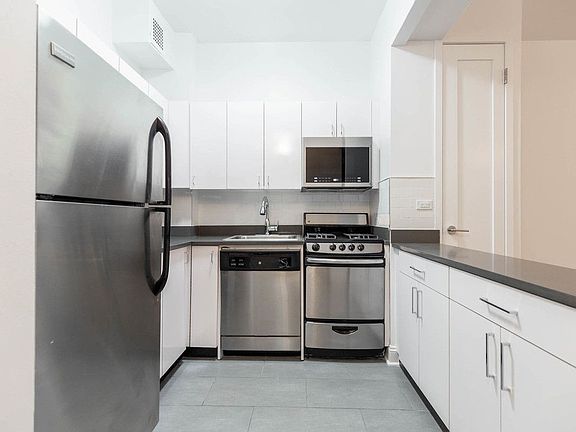 3rd image of 235 W 22nd St #7SB