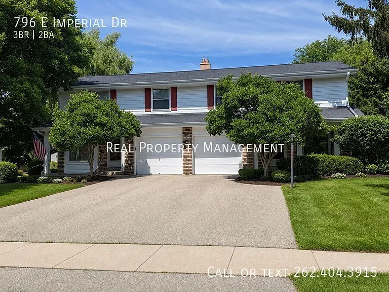 796 E Imperial Dr — Photo 1