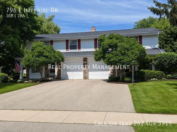 796 E Imperial Dr, Hartland, WI 53029