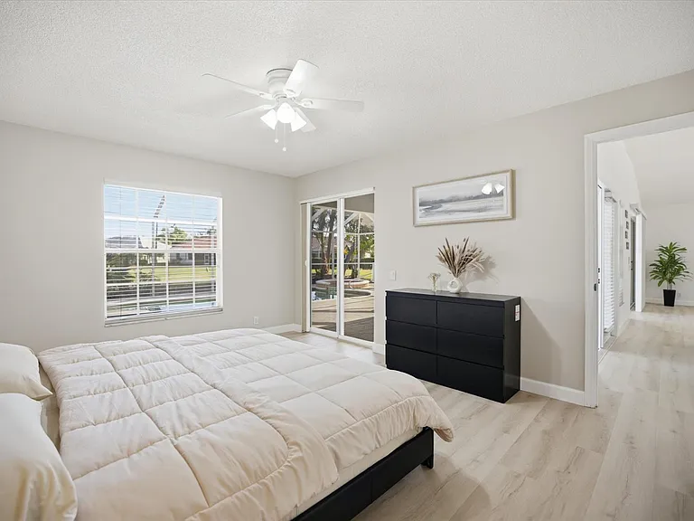 5829 Fairwoods Cir — Photo 32