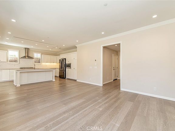 5th image of 93 Decker