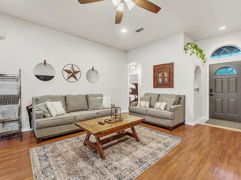 221 Cedar Ridge Dr — Photo 19