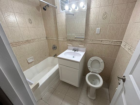 4th image of 85-27 167th St #2K