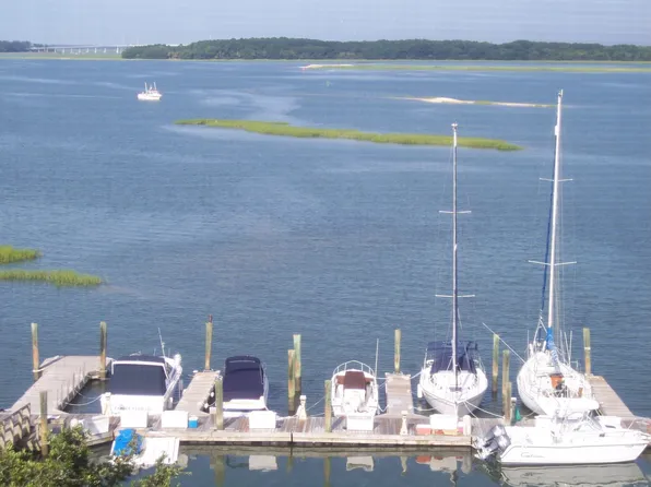 2 Village North Dr APT 28, Hilton Head Island, SC 29926