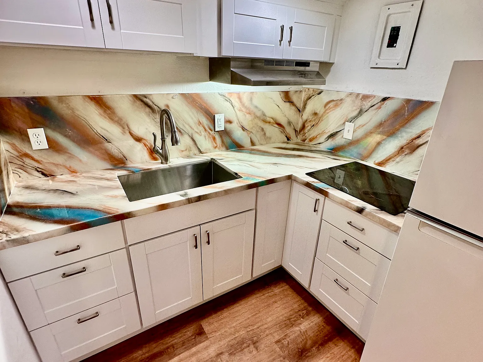 983 Siskiyou Blvd — Photo 3