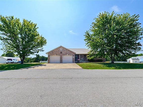 5th image of 19257 Lambert Ln