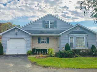 79 Farnworth Close, Freehold, NJ 07728