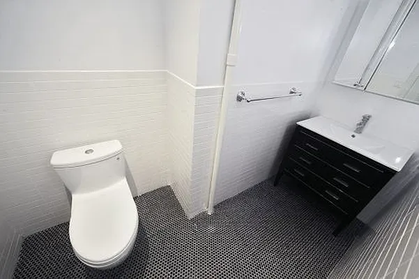 Rented by Icon Realty Management | media 9