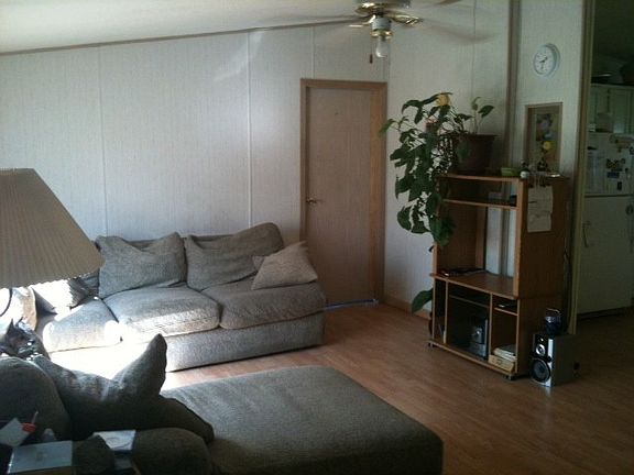 4th image of 614 Oak St Trailer 11