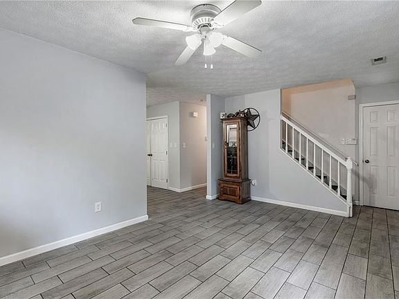 5th image of 3931 Crosscreek Ln